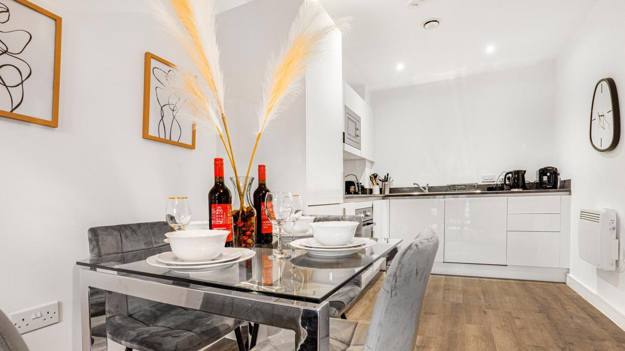 Oceanic Bliss: 2 Bed 2 Bath + Free Park + Netflix Διαμέρισμα Μπέρμιγχαμ Εξωτερικό φωτογραφία
