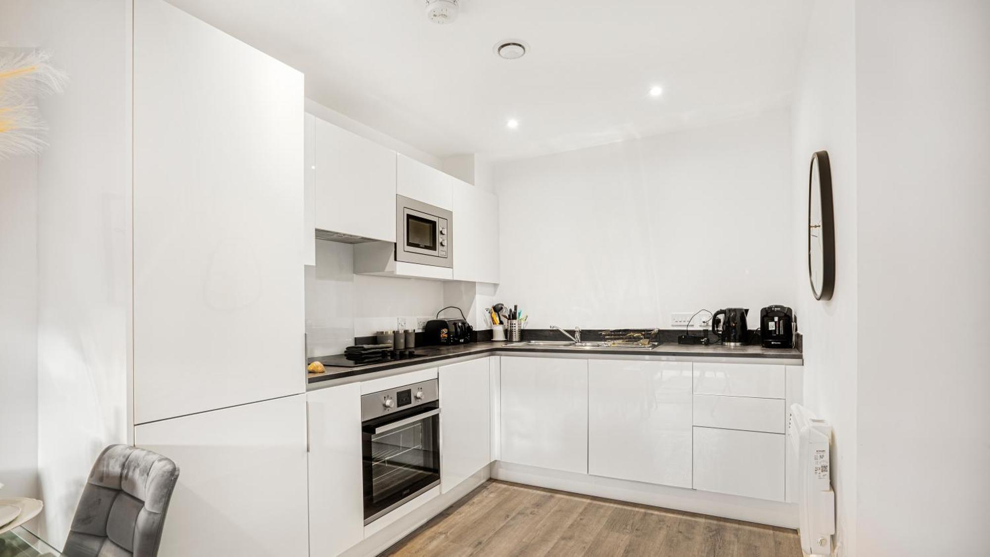 Oceanic Bliss: 2 Bed 2 Bath + Free Park + Netflix Διαμέρισμα Μπέρμιγχαμ Εξωτερικό φωτογραφία