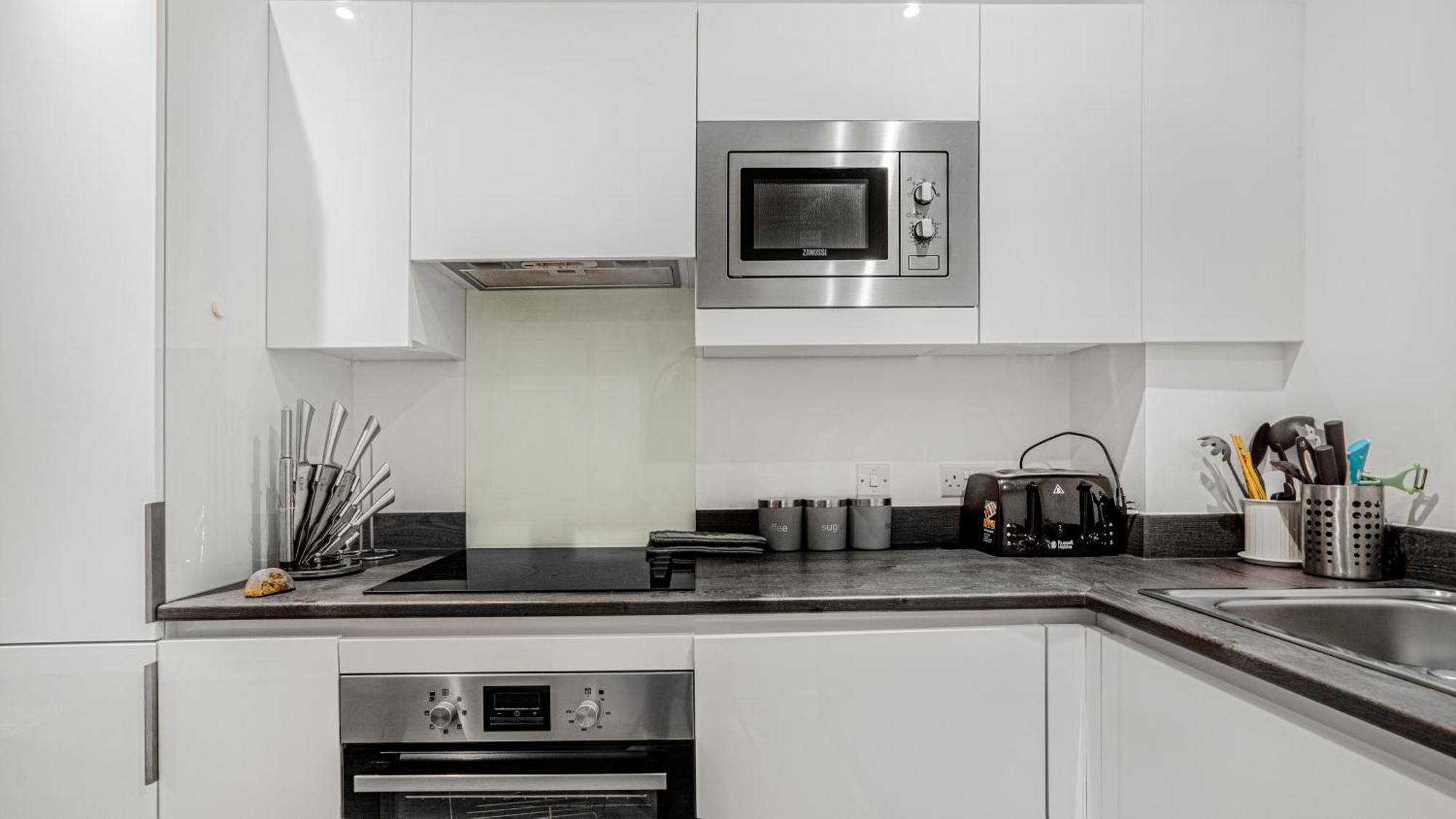 Oceanic Bliss: 2 Bed 2 Bath + Free Park + Netflix Διαμέρισμα Μπέρμιγχαμ Εξωτερικό φωτογραφία
